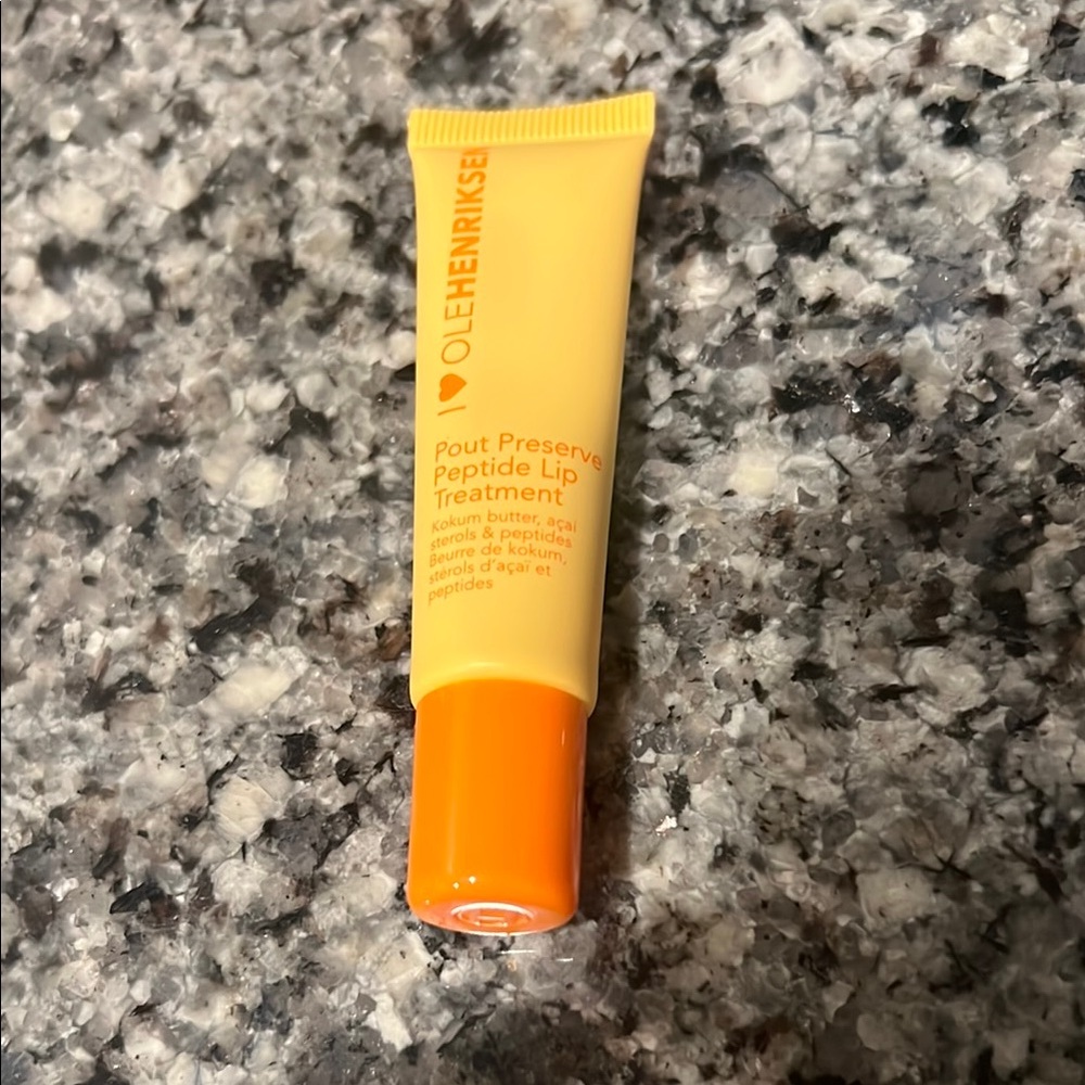 OLEHENRIKSEN Pout Preserve Peptide Lip Treatment - Yellow